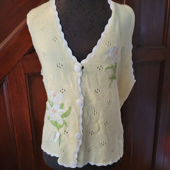 Mandala Bay Yellow Floral Embroidered Button-Up Knit Vest L/G Daffodils Womens - Picture 2 of 10